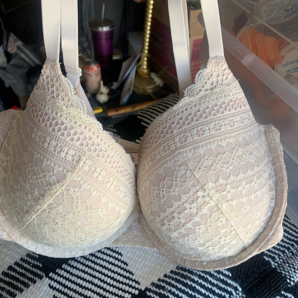 Victoria's Secret Cream Lace Bra Intimates